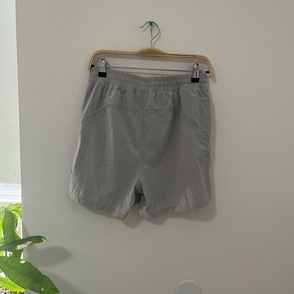 Lululemon Men's Gray Pace Breaker Shorts Size Medium - Picture 6 of 6